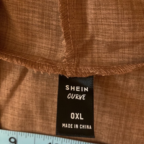 Thin Tie Waist Curve Top - Picture 5 of 6